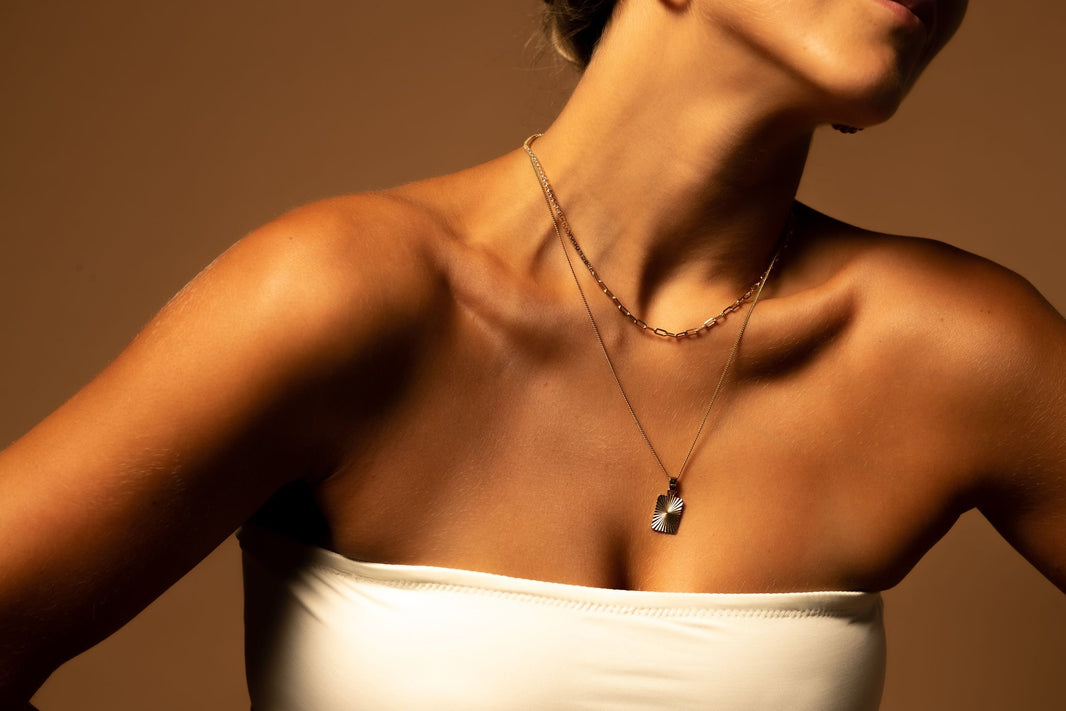 Unveiling the Benefits of Using a Clear Spray Tan Solution